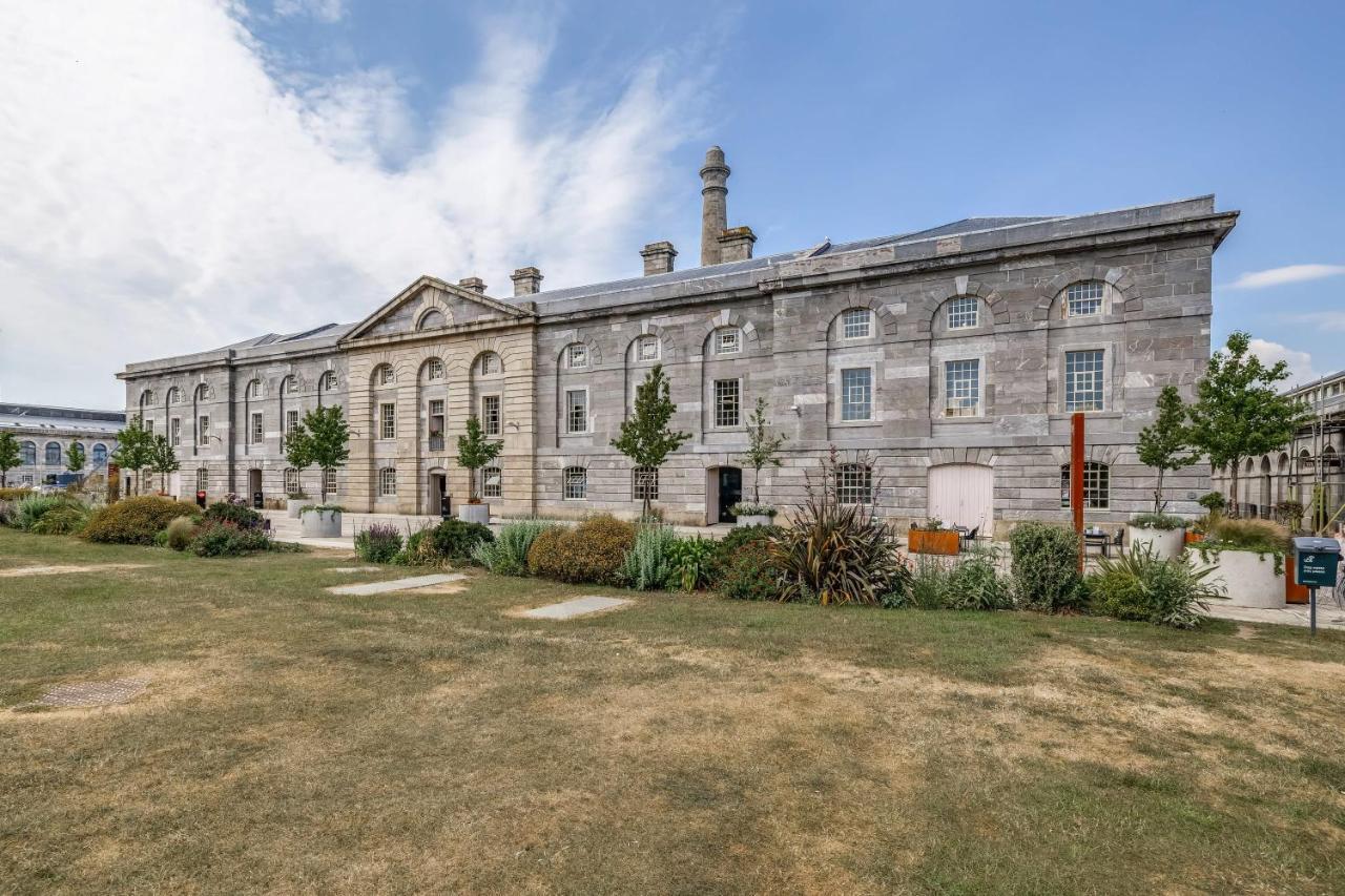 Luxury 2 Bed Apartment In Historic Royal William Yard Plymouth Zewnętrze zdjęcie